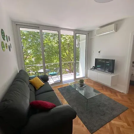 Apartment Apartman Eni *