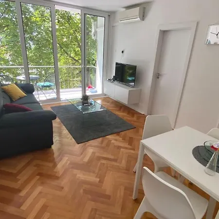 Apartament Apartman Eni