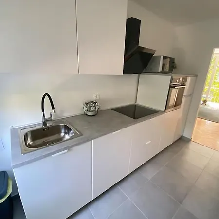 Apartament Apartman Eni